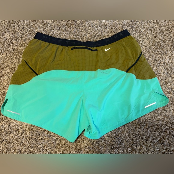 Men’s Nike Trail Shorts - Picture 4 of 4